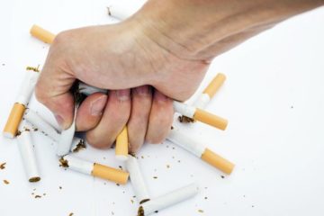 В Грузии запретили курить в общественных местах